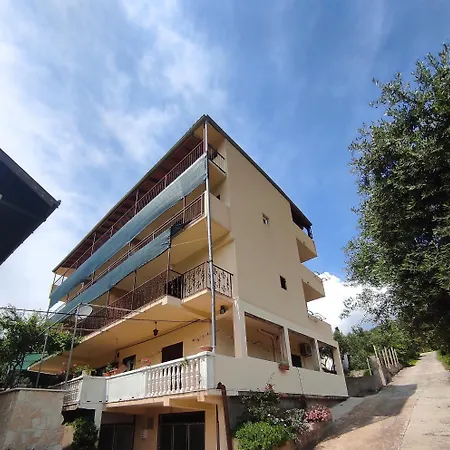 Dalmatin アパート